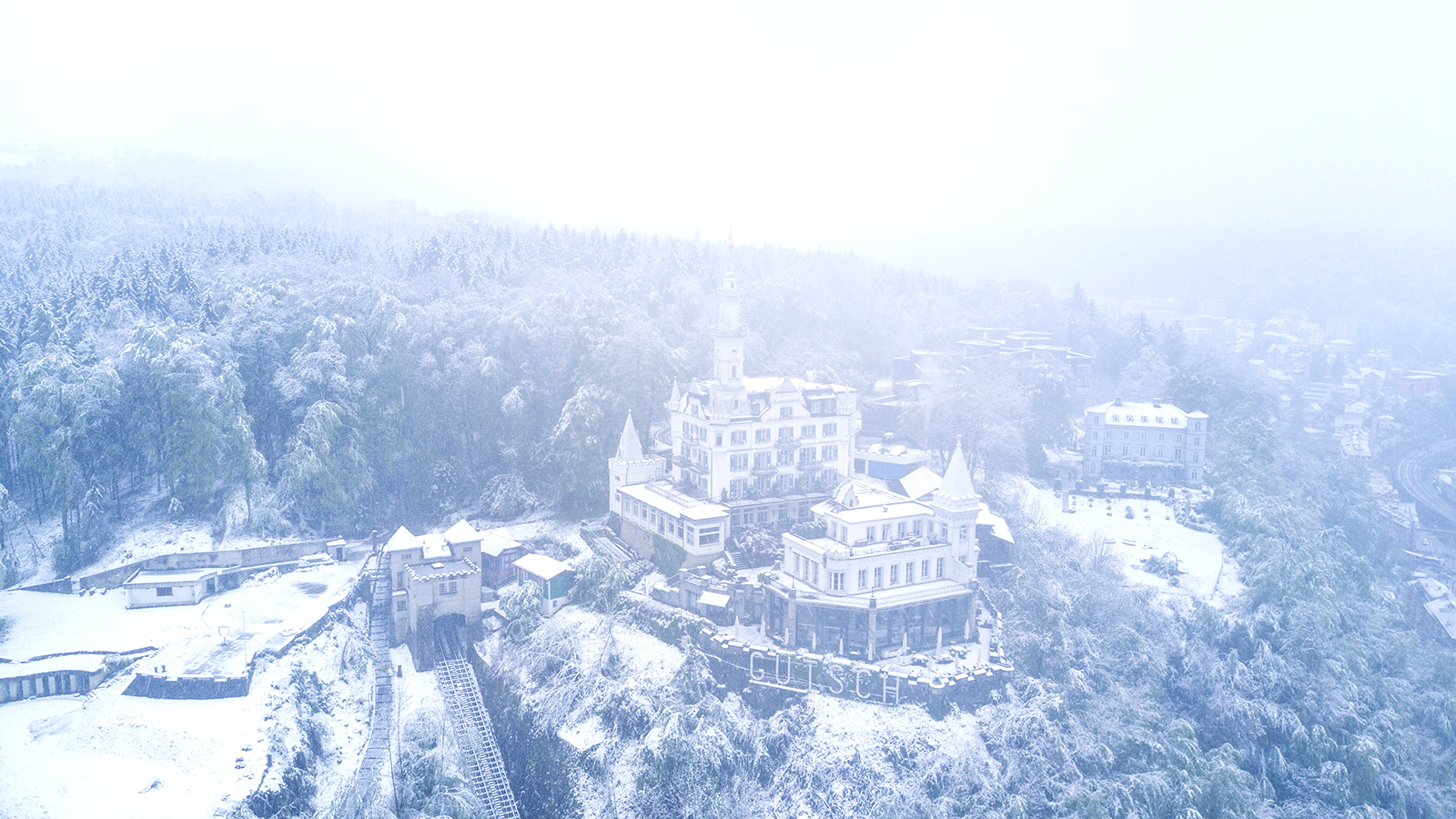 冰雪传奇-瑞士卢塞恩Gütsch城堡酒店